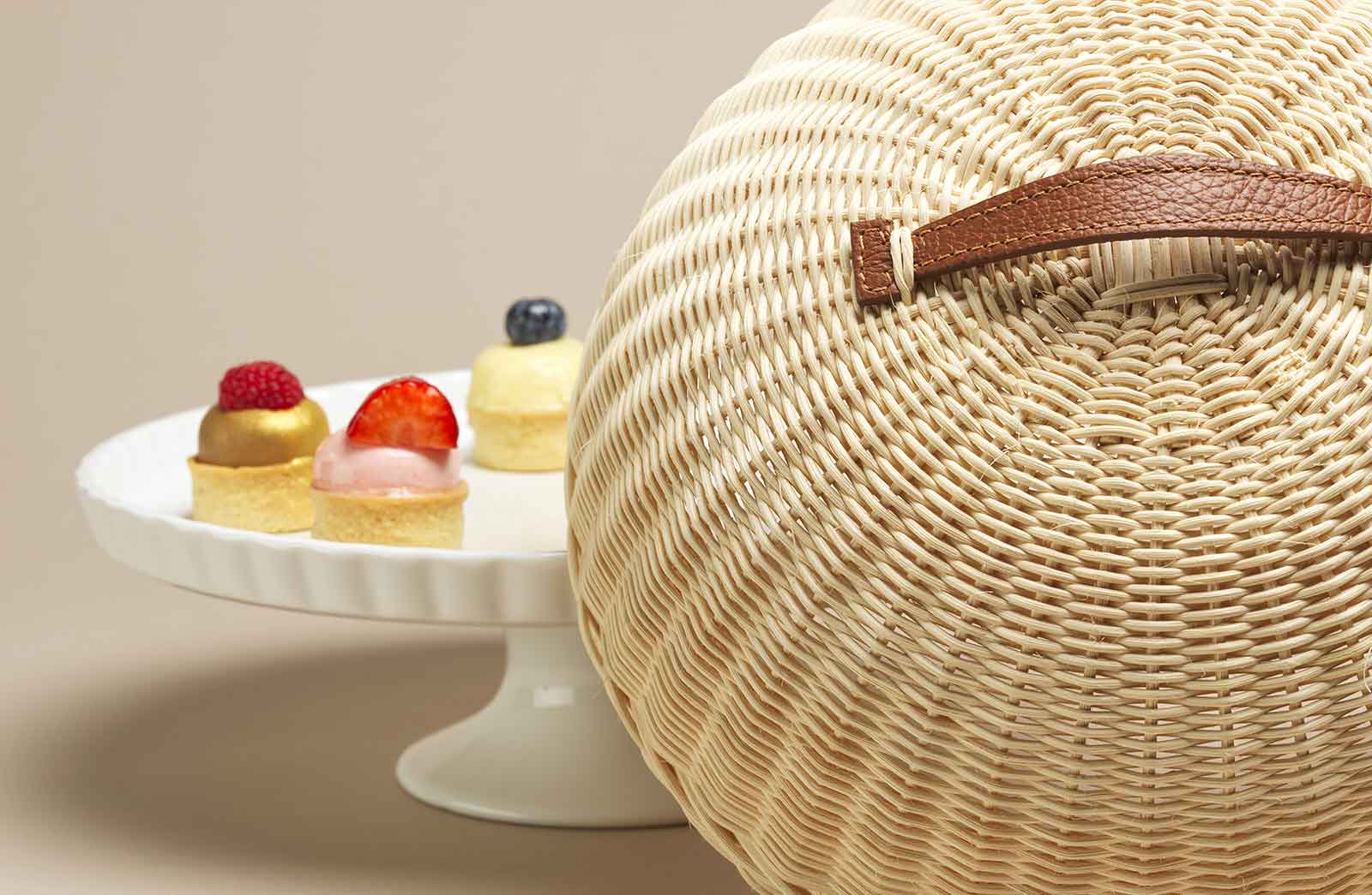 Mila Maurizi Mise en Place Girasole campana ceramica midollino
