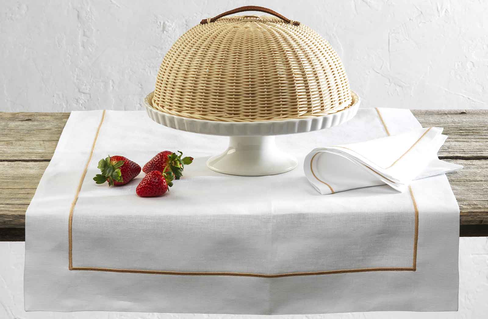 Mila Maurizi Mise en Place Girasole campana ceramica midollino
