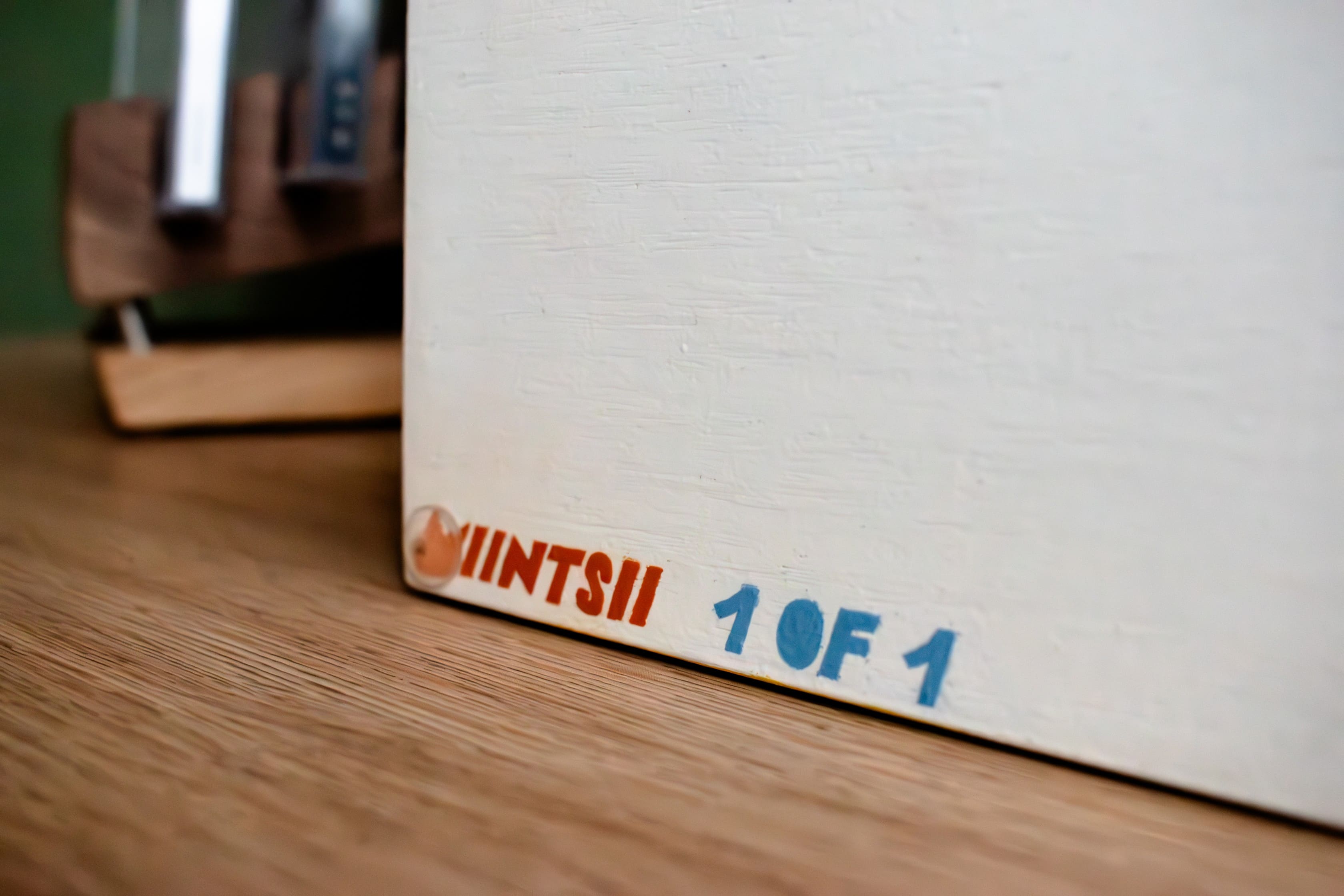 Petru Design Smart Vinyl Stand Legno Dipinto a Mano Pezzo Unico