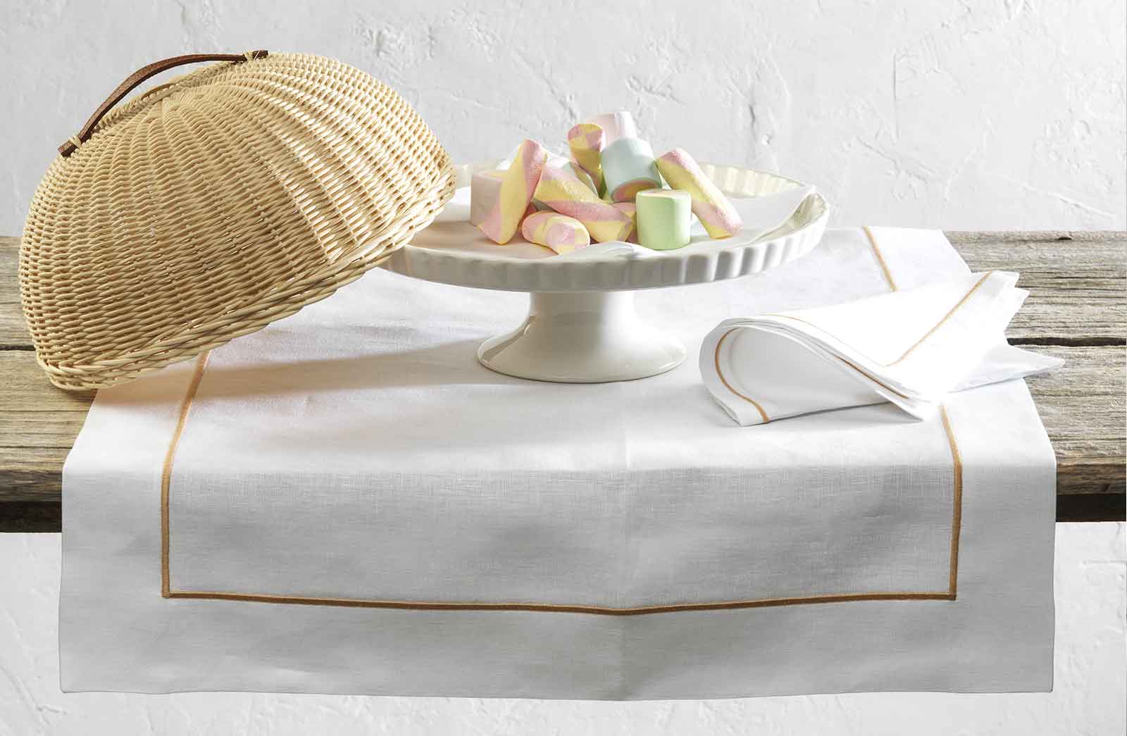 Mila Maurizi Mise en Place Girasole campana ceramica midollino