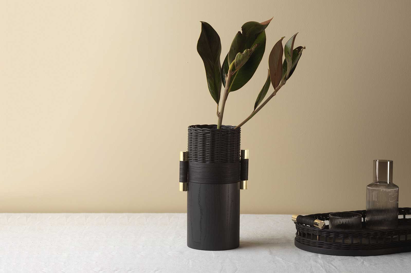 Mila Maurizi Tropezienne vaso antracite ottone legno