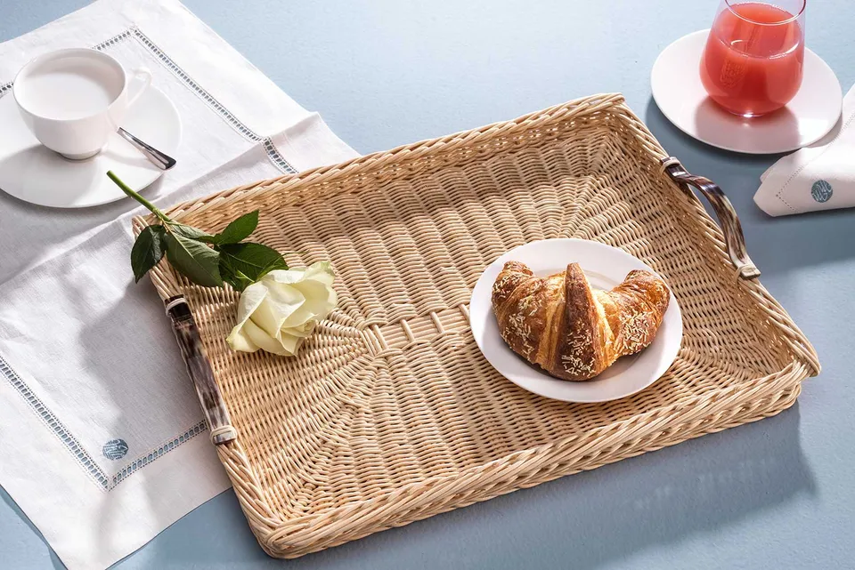 Mila Maurizi Mise en Place Azalea vassoio midollino vetro
