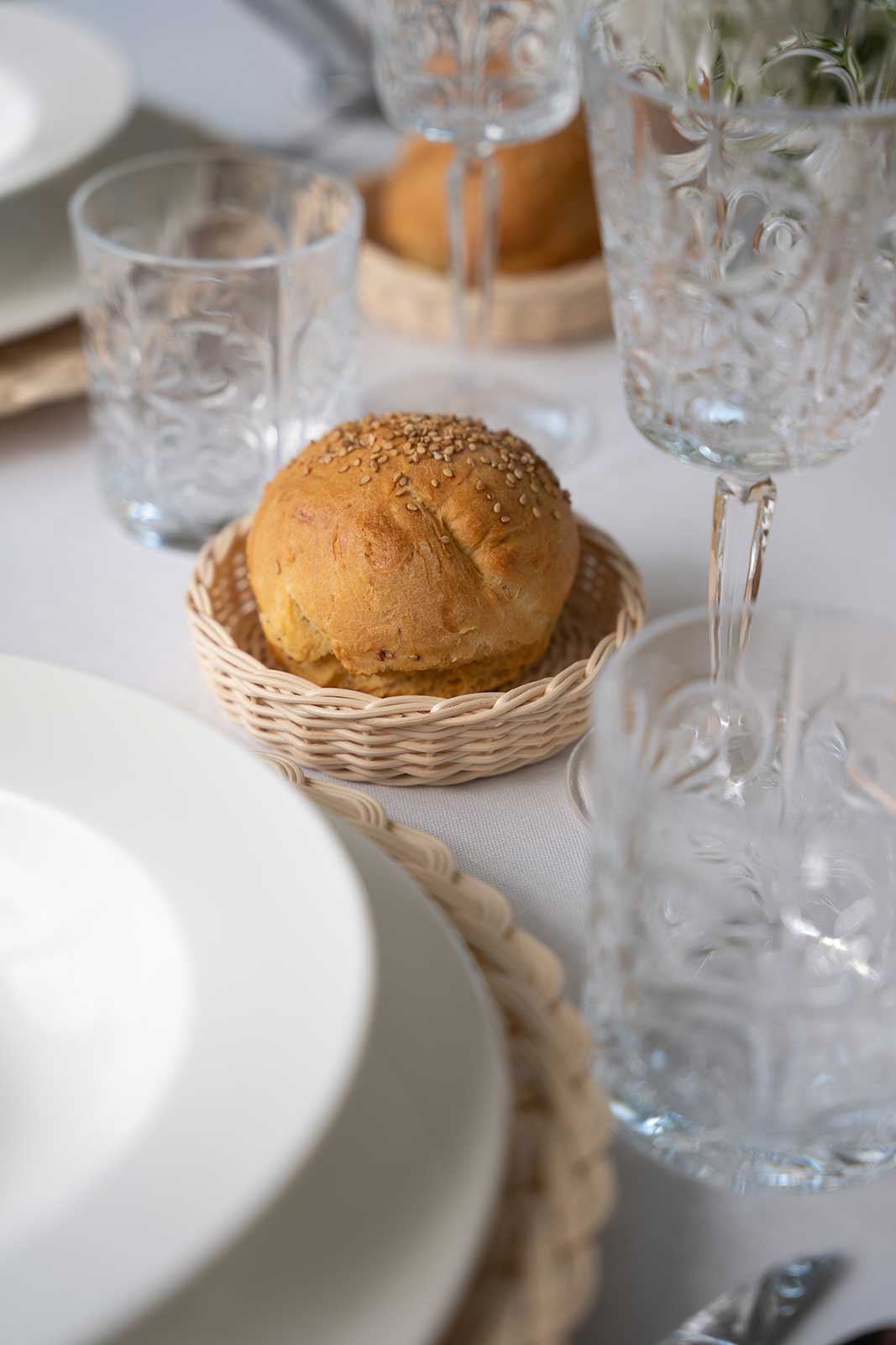 Mila Maurizi Mise en Place Mimosa cestino pane midollino naturale